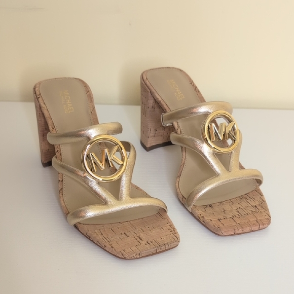Michael Kors 8.5 Gold Heeled Sandals, NEW - Picture 1 of 11